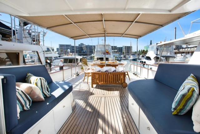 מלון סנט אדריה דה בסוס Charming Boat In Barcelona - Perfect Getaway מראה חיצוני תמונה