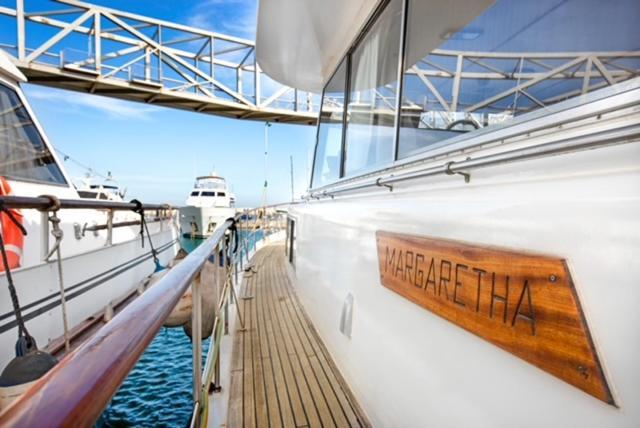 מלון סנט אדריה דה בסוס Charming Boat In Barcelona - Perfect Getaway מראה חיצוני תמונה
